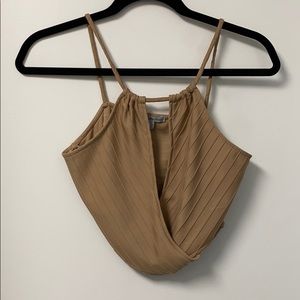 Crop top with side rib opening on both sides